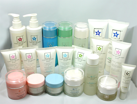 Skin care treatment by day and night, body care creams, antiage cosmetics, and more Arab luxury beauty care cosmetics manufacturing suppliers, high quality cosmetics and certified ISO 9001 process antiage creams collection, skin care products, body creams for day and night treatment. Arab cosmetics manufacturing vendors to the USA wholesale suppliers, European distributors, Latin America vendors and business to business skin care companies in the world