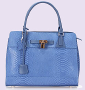 Italian designed women handbags, leather fashion accessories manufacturing industry for leather handbags distributors in United States, Italy wholesalers, Germany and France handbags companies, Dubai, England UK, Germany, Austria, Canada, Saudi Arabia wholesale business to business, we offer high finished level, exclusive handbags designed and manufacturing pricing... Leather Handbags manufacturer