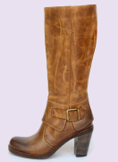 Leather boot women shoes manufacturer, the best Italian leather shoes and made in Italy design to produce the Donianna shoes, classic and casual women shoes leather boots manufacturing distributors, leather classic and casual men shoes and a collection of men boots for wholesale shoe distributors in France, Germany, England, USA, Canada, Dubai, Saudi Arabia, Mexico, Latin America... and the most important shoemaker market business to business industry